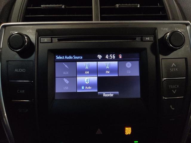 Photo of 2017 Super White Toyota Camry