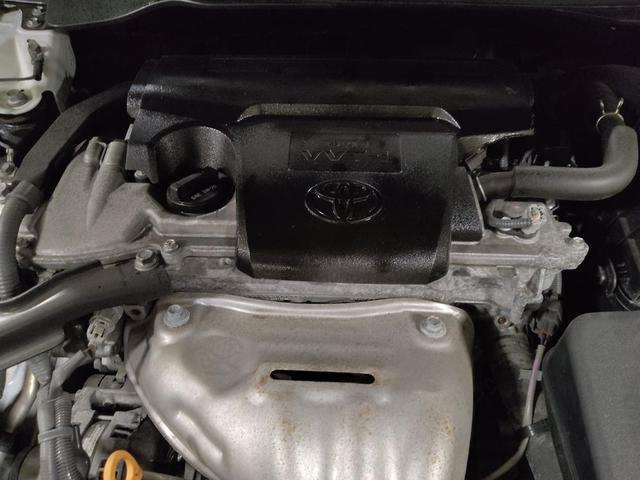 Photo of 2017 Super White Toyota Camry