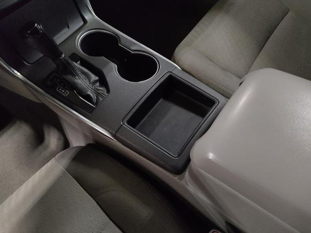 Photo of 2017 Super White Toyota Camry