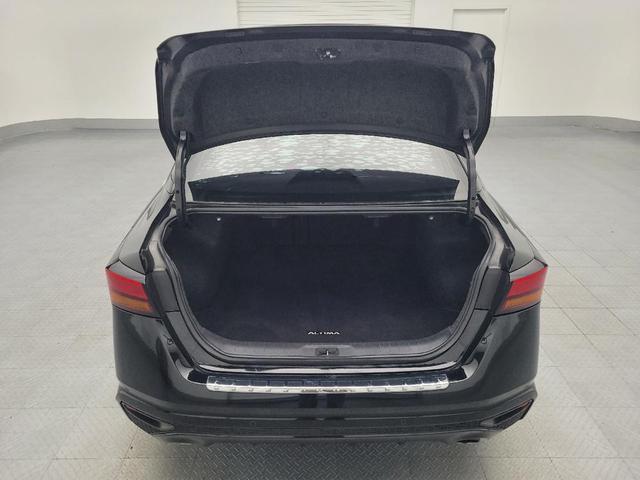 Photo of 2023 Super Black Nissan Altima