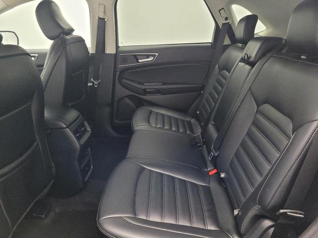 Photo of 2024 Carbonized Gray Metallic Ford Edge