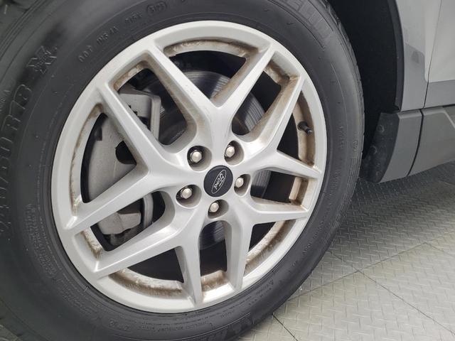 Photo of 2024 Carbonized Gray Metallic Ford Edge