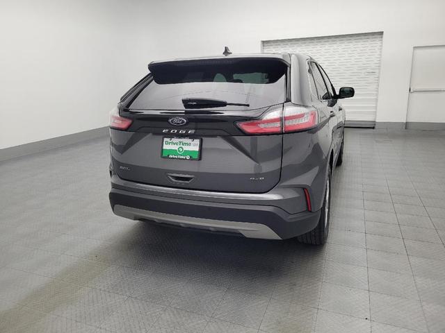 Photo of 2024 Carbonized Gray Metallic Ford Edge