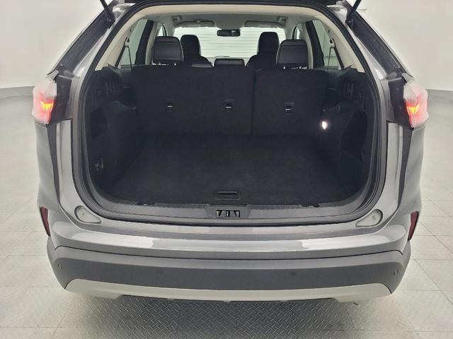 Photo of 2024 Carbonized Gray Metallic Ford Edge