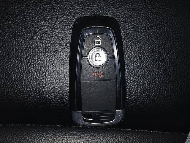 Photo of 2024 Carbonized Gray Metallic Ford Edge