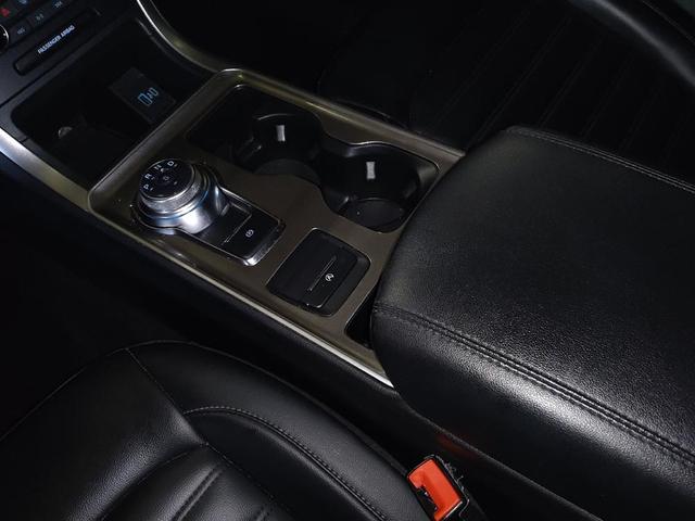 Photo of 2024 Carbonized Gray Metallic Ford Edge