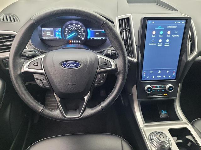 Photo of 2024 Carbonized Gray Metallic Ford Edge