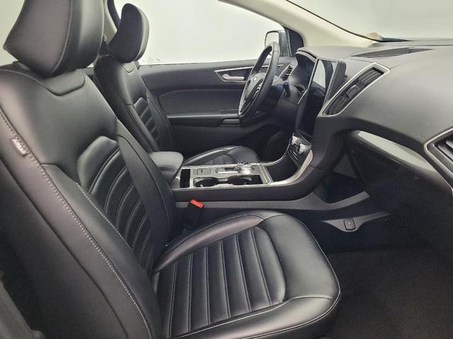 Photo of 2024 Carbonized Gray Metallic Ford Edge