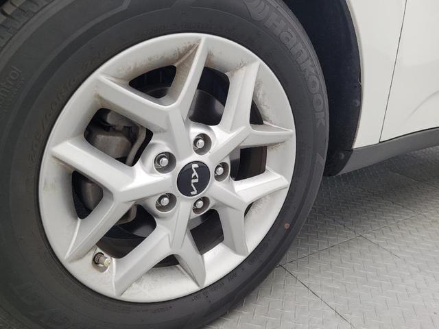Photo of 2023 Snow White Pearl Kia Soul