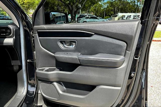 Photo of 2024 Crystal Black Pearl Honda Pilot