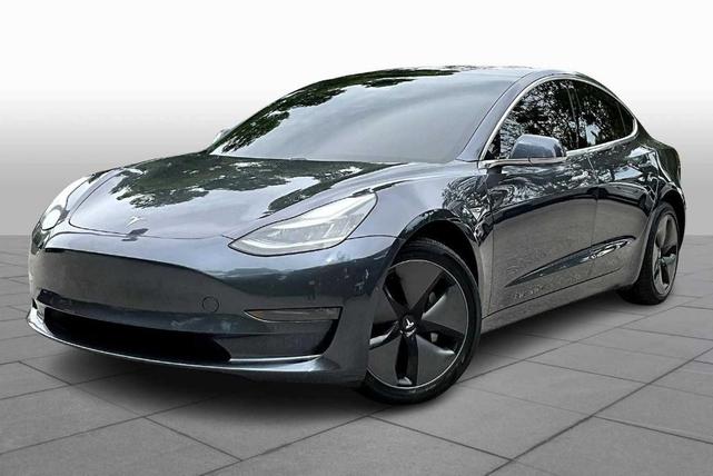 Photo of 2018 Pearl White Multi Tesla Model 3