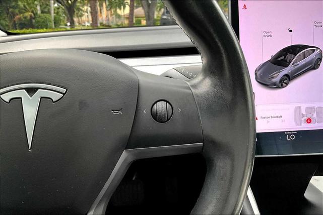 Photo of 2018 Pearl White Multi Tesla Model 3