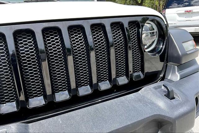 Photo of 2020 Bright White Clearcoat Jeep Wrangler Unlimited