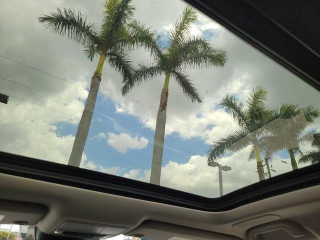 Photo of 2025 Platinum White Pearl Acura MDX