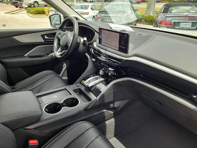 Photo of 2025 Platinum White Pearl Acura MDX