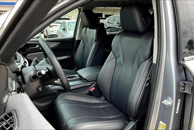 Photo of 2025 Lunar Silver Metallic Acura MDX