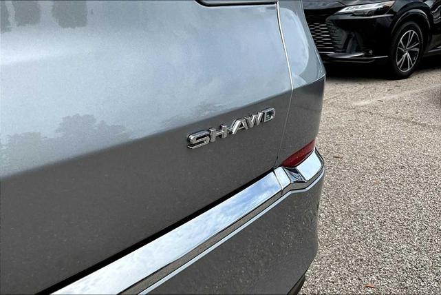 Photo of 2025 Lunar Silver Metallic Acura MDX