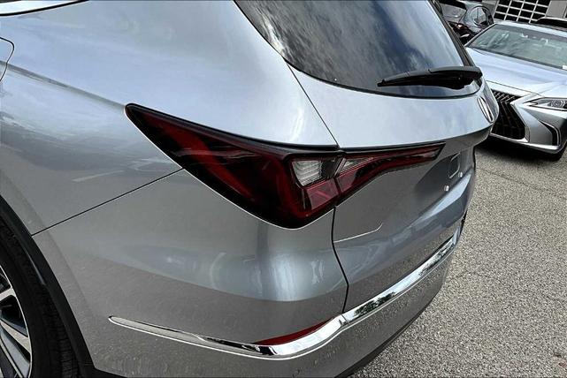 Photo of 2025 Lunar Silver Metallic Acura MDX