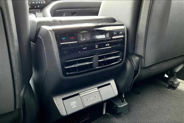 Photo of 2025 Lunar Silver Metallic Acura MDX