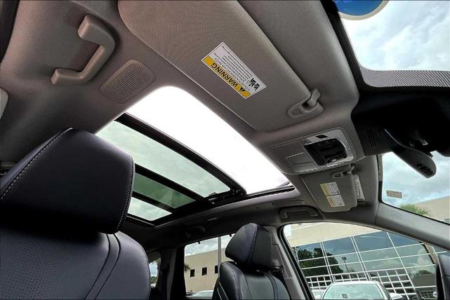 Photo of 2025 Lunar Silver Metallic Acura MDX