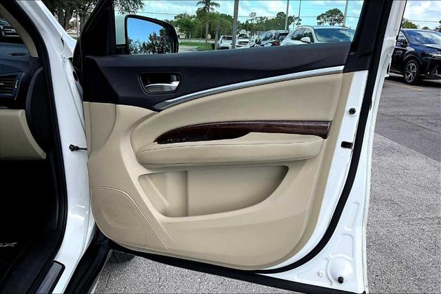 Photo of 2018 White Diamond Pearl Acura MDX