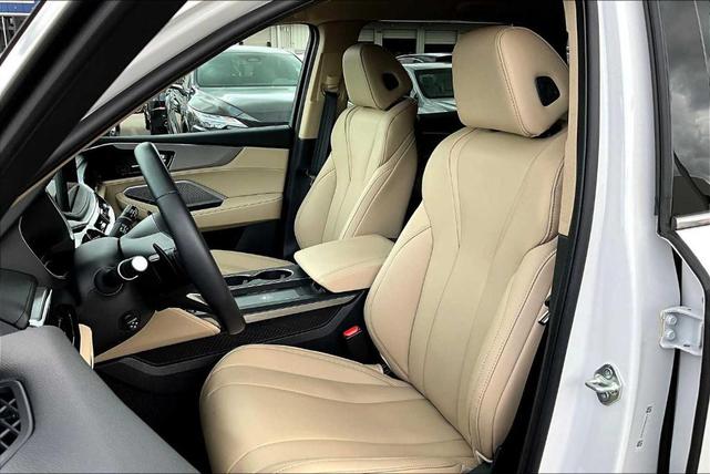 Photo of 2025 Platinum White Pearl Acura MDX