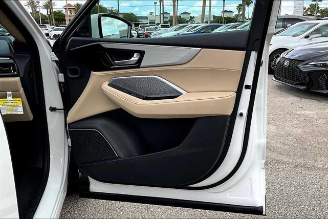 Photo of 2025 Platinum White Pearl Acura MDX
