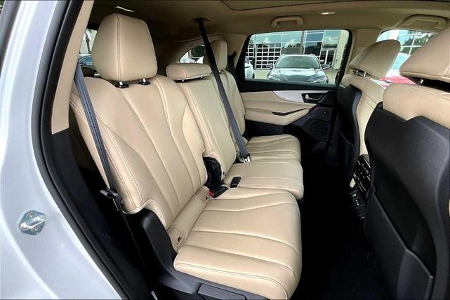Photo of 2025 Platinum White Pearl Acura MDX