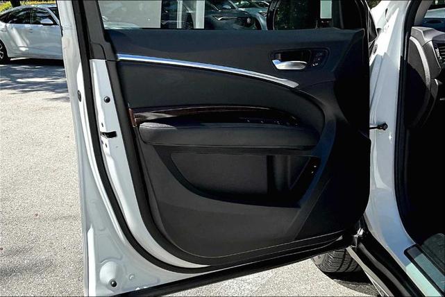 Photo of 2020 Platinum White Pearl Acura MDX