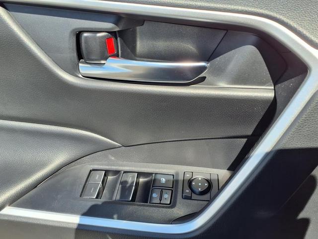 Photo of 2022 Silver Sky Metallic Toyota RAV4