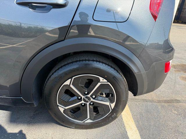 Photo of 2023 Graphite Gray Kia Niro