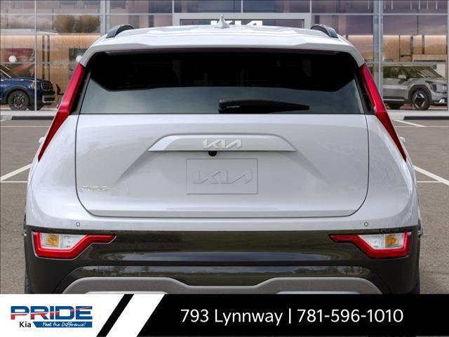 Photo of 2025 Snow White Pearl Kia Niro EV