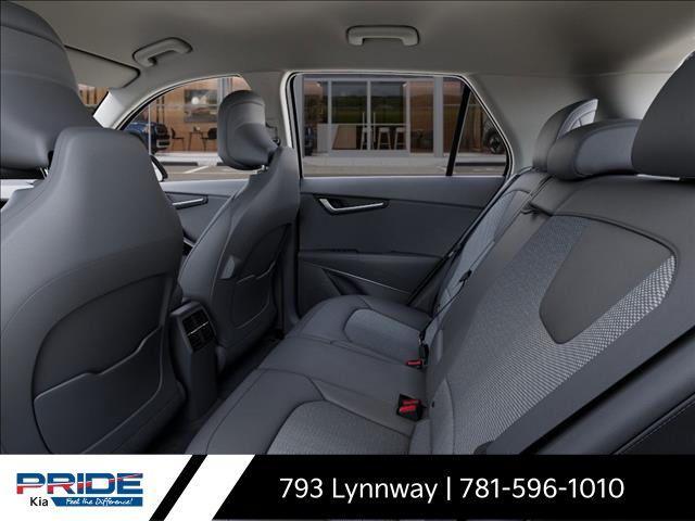 Photo of 2025 Snow White Pearl Kia Niro EV