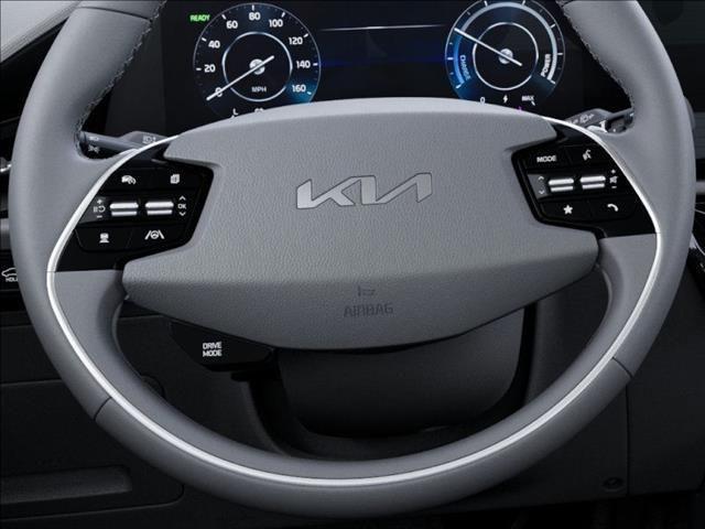 Photo of 2025 Snow White Pearl Kia Niro EV