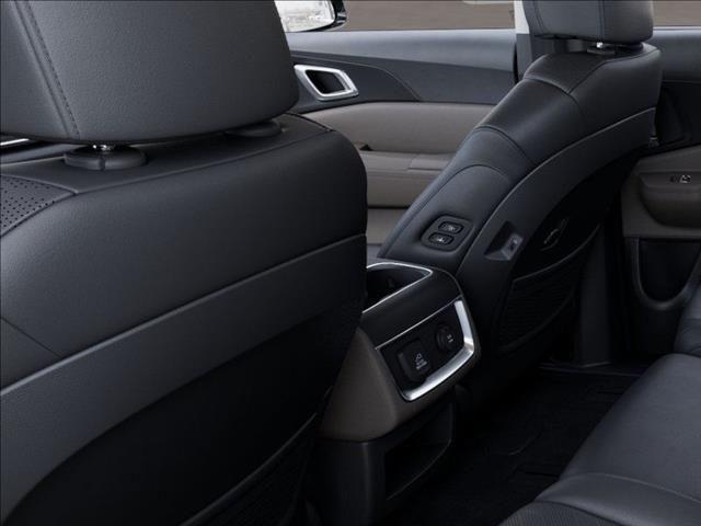 Photo of 2025 Aurora Black Pearl Kia Carnival Hybrid
