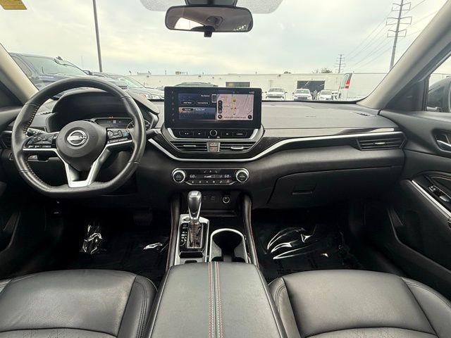 Photo of 2023 Gray Sky Pearl Nissan Altima