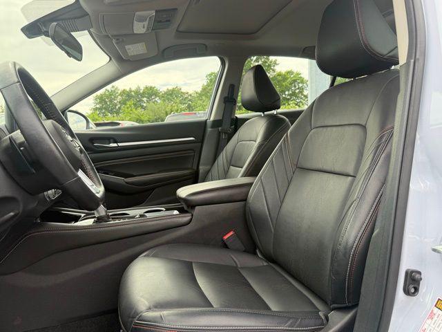 Photo of 2023 Gray Sky Pearl Nissan Altima