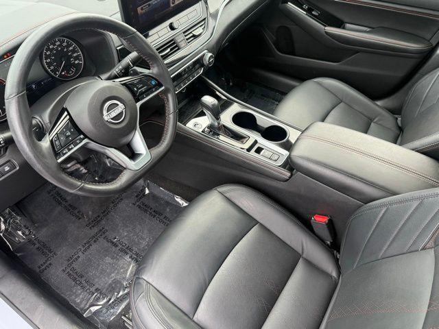 Photo of 2023 Gray Sky Pearl Nissan Altima
