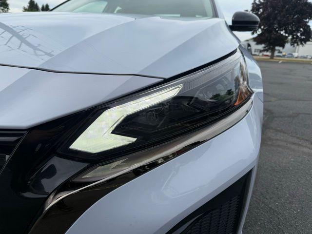 Photo of 2023 Gray Sky Pearl Nissan Altima