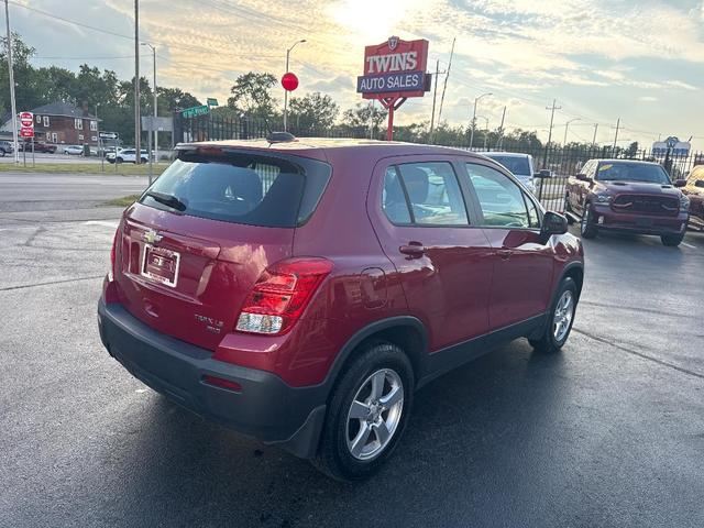 Photo of 2015 Red Chevrolet Trax