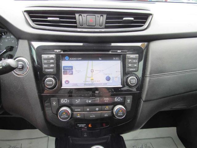 Photo of 2017 White Nissan Rogue