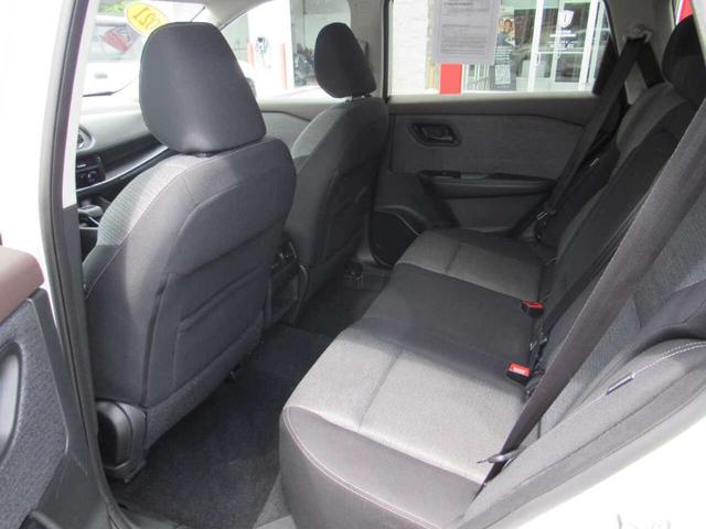 Photo of 2021 Glacier White Nissan Rogue