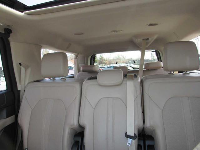 Photo of 2022 Black Ford Expedition Max