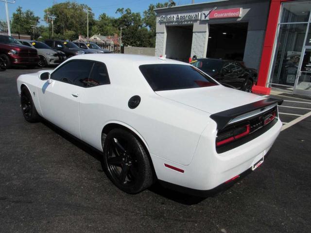Photo of 2020 White Dodge Challenger