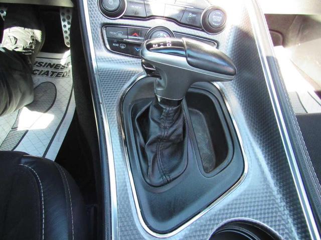 Photo of 2020 White Dodge Challenger
