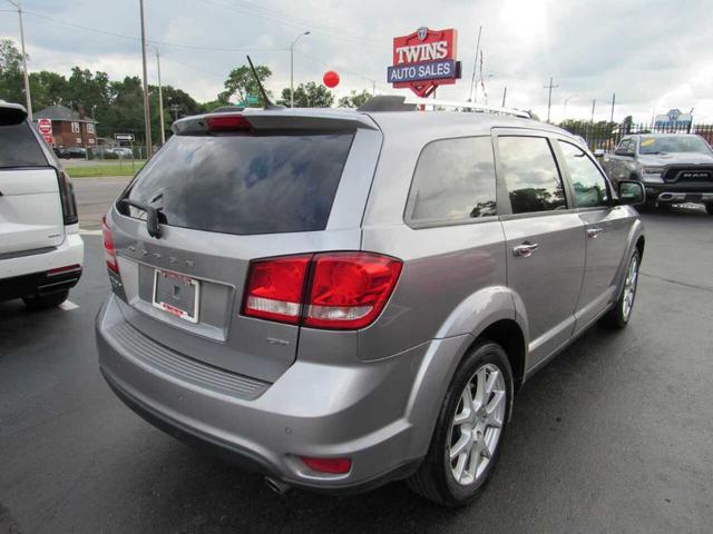 Photo of 2017 Silver Dodge Journey