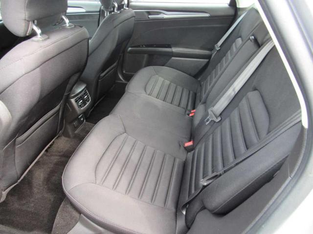 Photo of 2014 Silver Ford Fusion Hybrid