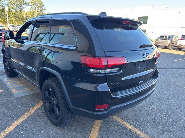 Photo of 2019 Diamond Black Crystal Pearlcoat Jeep Grand Cherokee