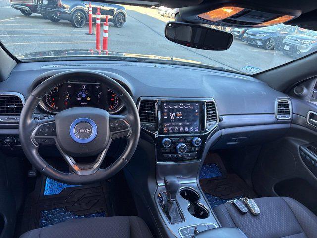 Photo of 2019 Diamond Black Crystal Pearlcoat Jeep Grand Cherokee