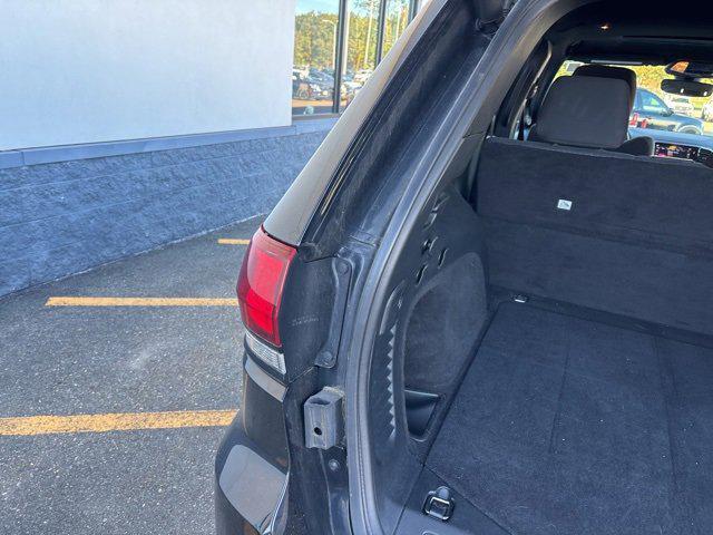 Photo of 2019 Diamond Black Crystal Pearlcoat Jeep Grand Cherokee